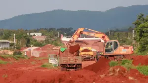 Đắk Lắk yêu cầu siết quản lý giá xăng dầu, vật liệu xây dựng, đẩy tiến độ các dự án trọng điểm