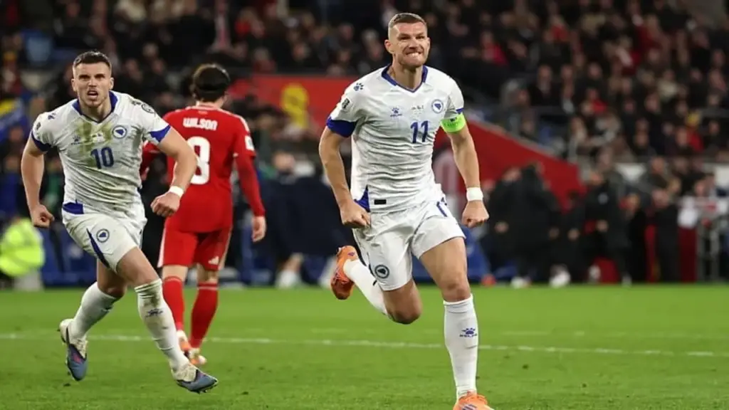 Dzeko và giấc mơ dự World Cup lần hai ở tuổi 40