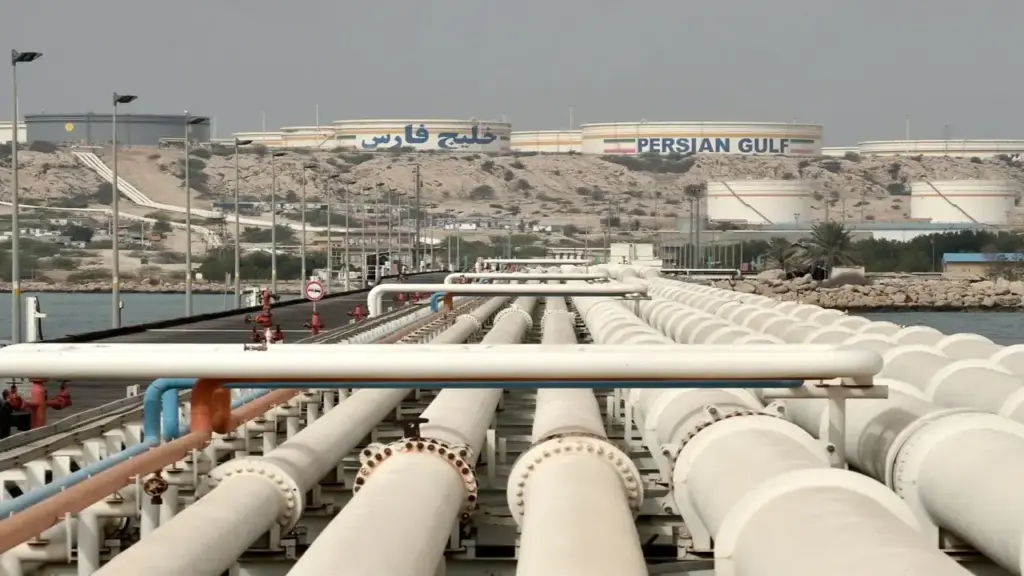 Giá dầu giảm sau tin Mỹ muốn đạt thỏa thuận chấm dứt xung đột với Iran