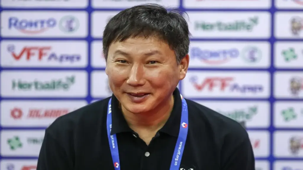 HLV Kim Sang Sik cảm ơn Xuân Son và Hoàng Hên