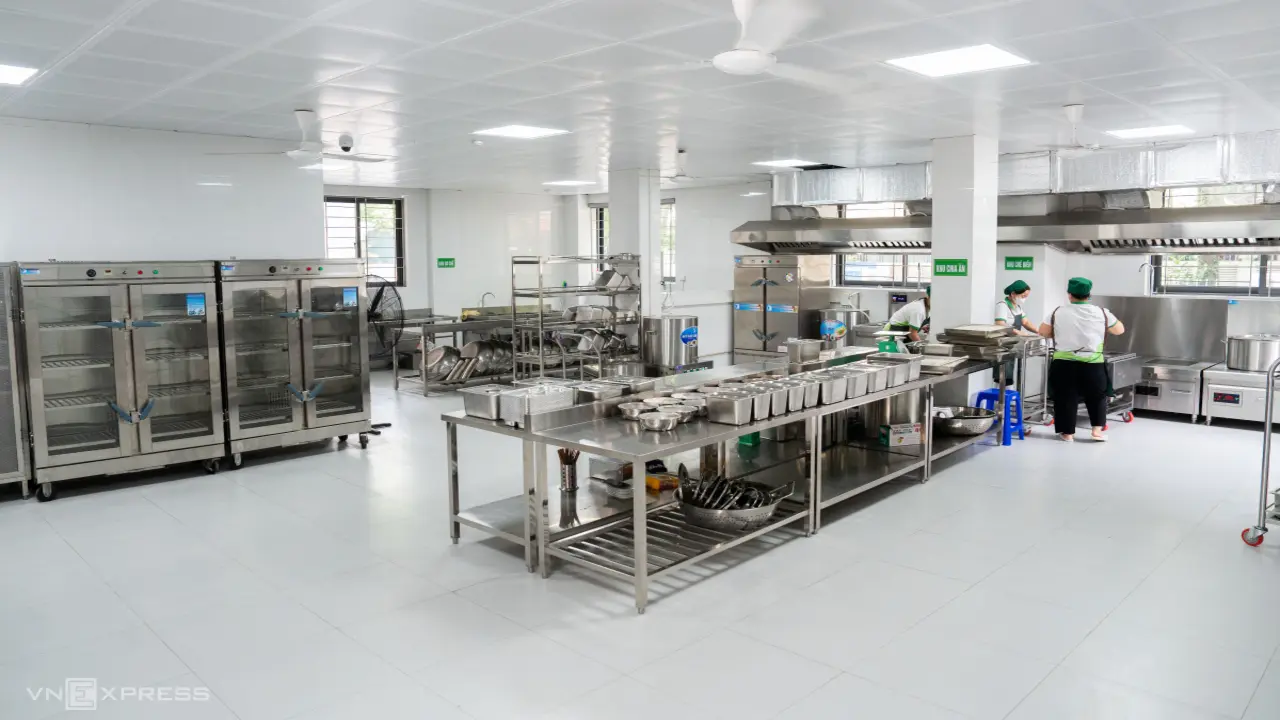 Hơn 2.900 trường học ở Hà Nội rà soát đầu mối thực phẩm bán trú