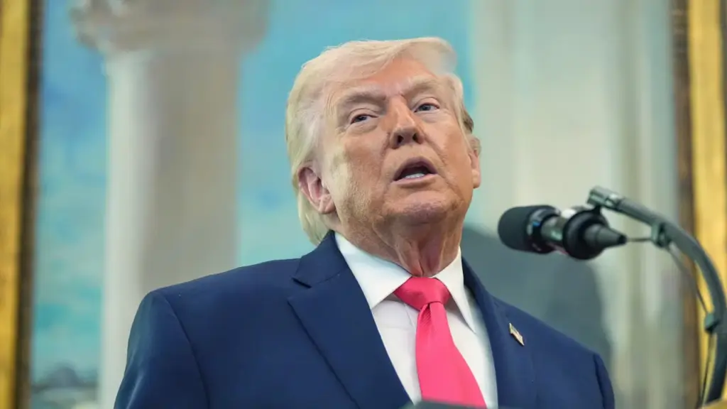 Ông Trump tiếp tục dọa 'xóa sổ toàn bộ' nhà máy điện của Iran