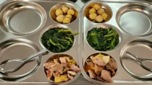 Sau vụ 300 tấn thịt heo bệnh: 2.900 trường học kiểm tra thực phẩm bán trú