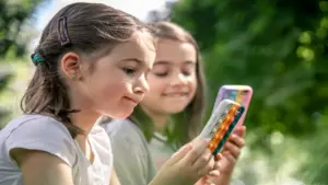 Úc điều tra loạt 'ông lớn' mạng xã hội vì để trẻ dưới 16 tuổi truy cập