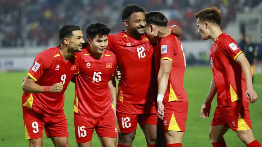 Việt Nam 3-0 Malaysia (H2): Xuân Son lập cú đúp