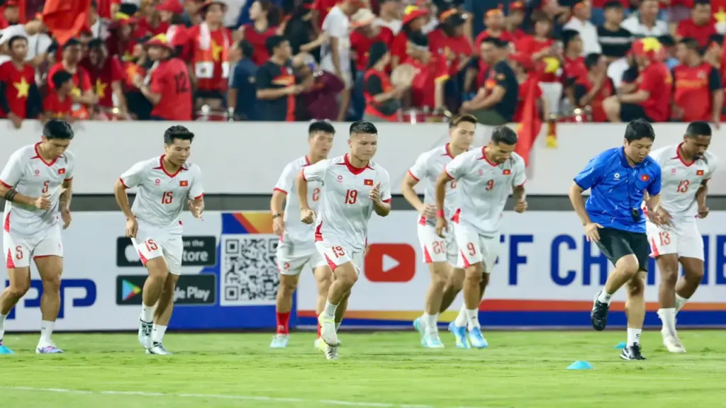 Việt Nam - Malaysia: Xuân Son, Hoàng Hên đá chính