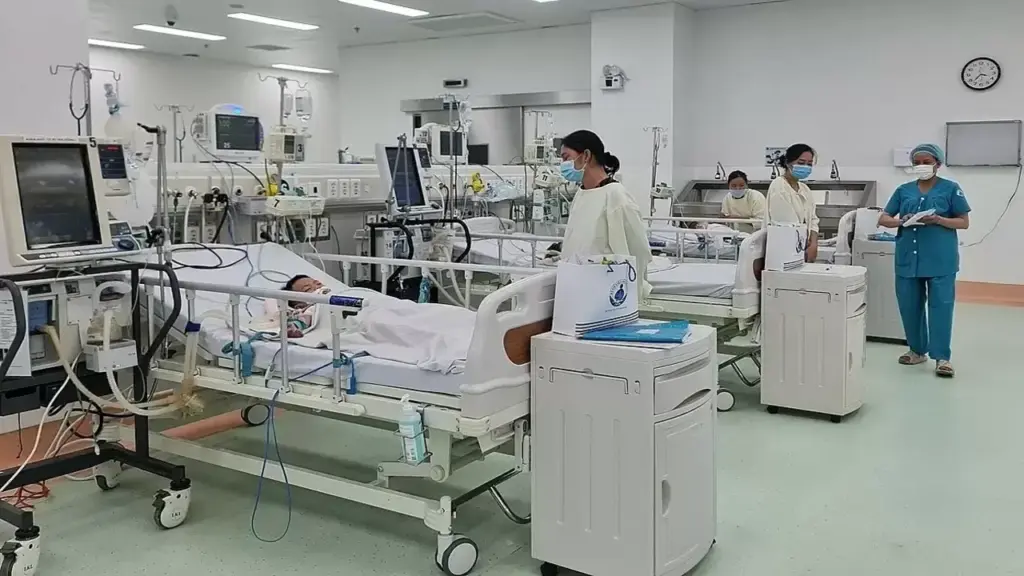 Virus EV71 tấn công hệ thần kinh trẻ bệnh tay chân miệng