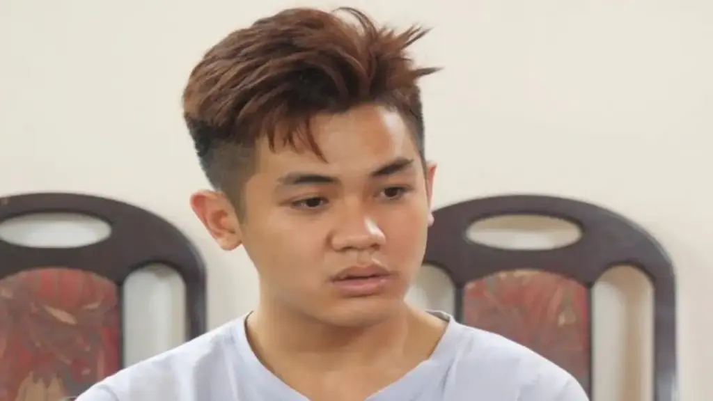 3 thanh thiếu niên cướp túi xách của cụ bà gần 100 tuổi ngồi xe lăn