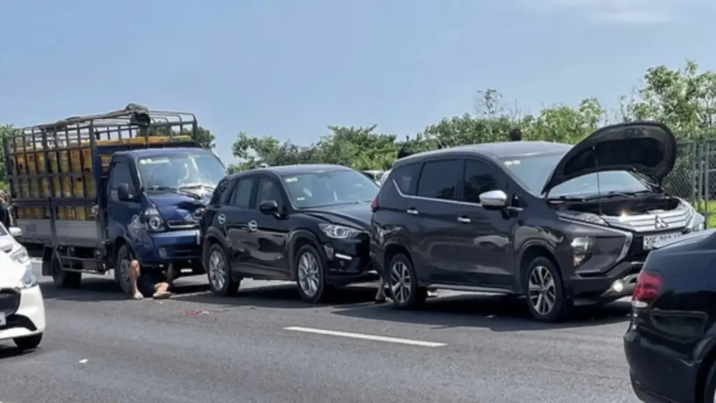 37 vụ tai nạn khiến 18 người chết trong ngày đầu nghỉ lễ 30.4 - 1.5