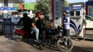 Ấn Độ mua lại dầu của Iran sau 7 năm