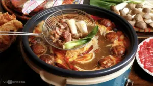 Ăn lẩu dùng loại đũa nào an toàn cho sức khỏe?