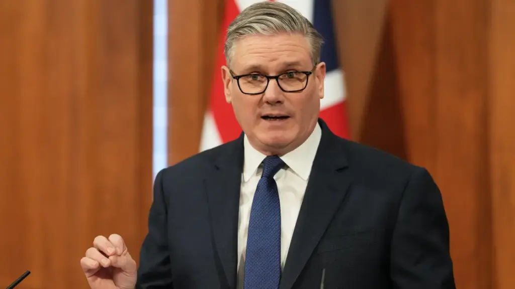 Anh mời 35 nước họp bàn phương án mở lại eo biển Hormuz