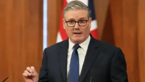 Anh mời 35 nước họp bàn phương án mở lại eo biển Hormuz