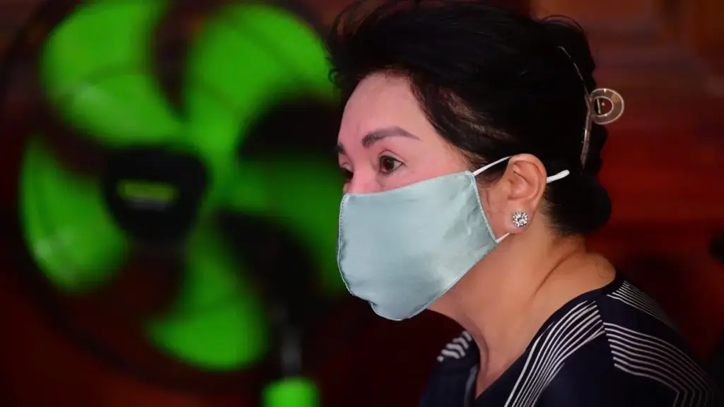 Bà Nguyễn Thị Như Loan khóc, nói bị 'vu khống' khi đối chất vụ đất vàng