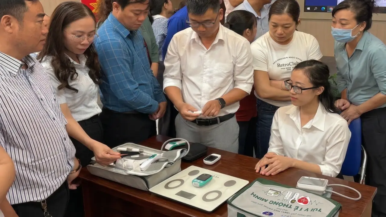 Bác sĩ TP HCM sẽ mang túi y tế thông minh đến tận nhà khám bệnh