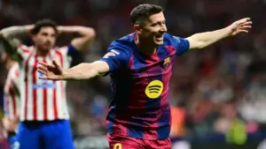 Barca hạ Atletico, bỏ xa Real