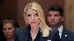 Bất đồng có thể khiến ông Trump sa thải Bộ trưởng Tư pháp Bondi