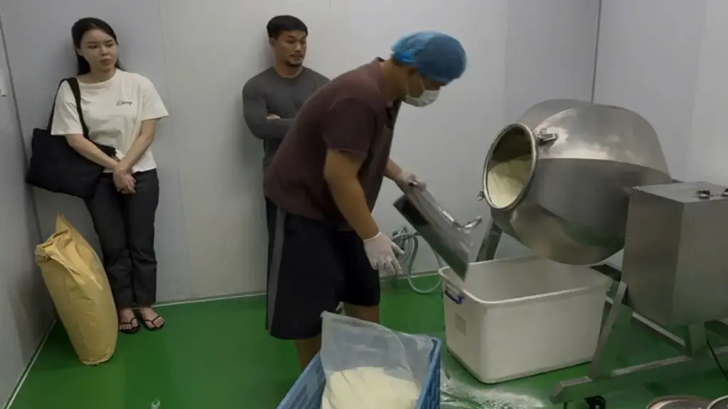Bắt hai vợ chồng sản xuất thực phẩm chức năng giảm cân Emo's chứa chất cấm