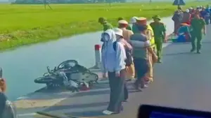 Bé trai 12 tuổi chết thương tâm sau va chạm giao thông giữa xe máy và taxi