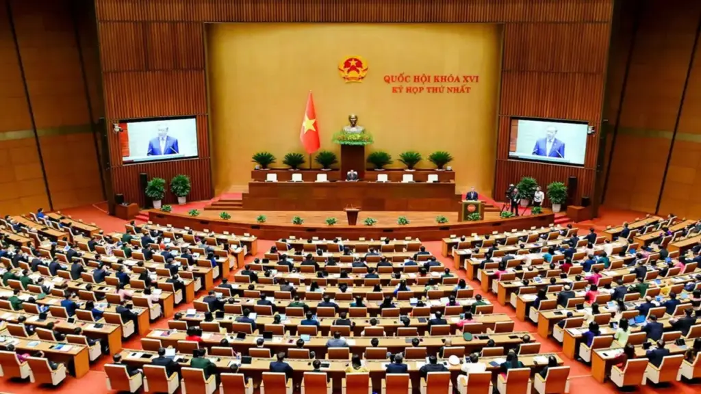 Bộ Chính trị: Nghiên cứu tổng kết, sửa đổi tổng thể Hiến pháp 2013 phù hợp với thực tiễn