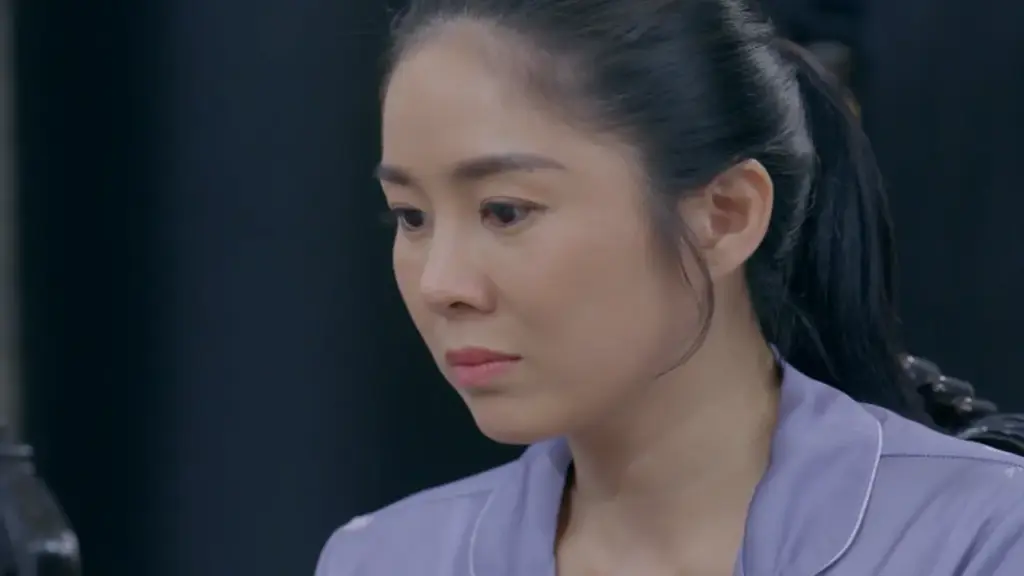 Bộ phim khiến 'cộng đồng nội trợ' xin được vô phim 5 giây, Lê Phương phải an ủi chị em