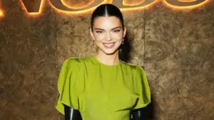 Bỏ túi 7 mẹo phối đồ xanh nõn chuối đón ngày hè rực rỡ