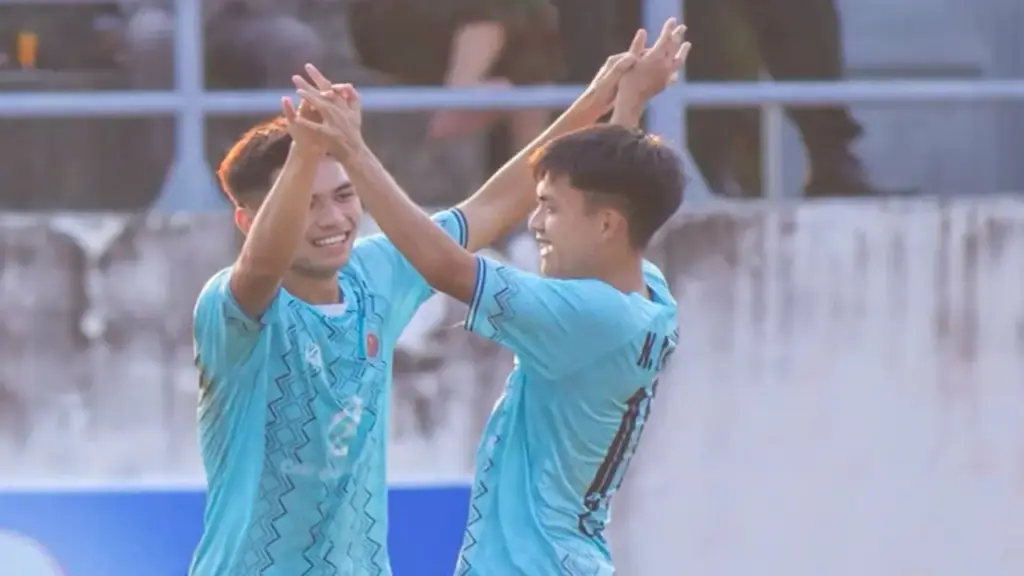 Bóng đá Quảng Ngãi đánh dấu sự trở lại bằng chiến thắng