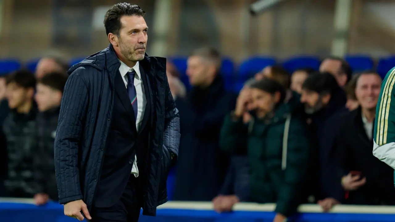 Buffon và chủ tịch liên đoàn cùng từ chức, bóng đá Ý rơi vào khủng hoảng