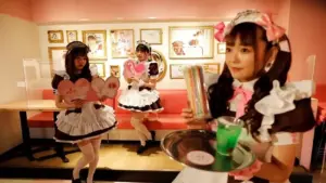 Cà phê hầu gái ở Nhật Bản