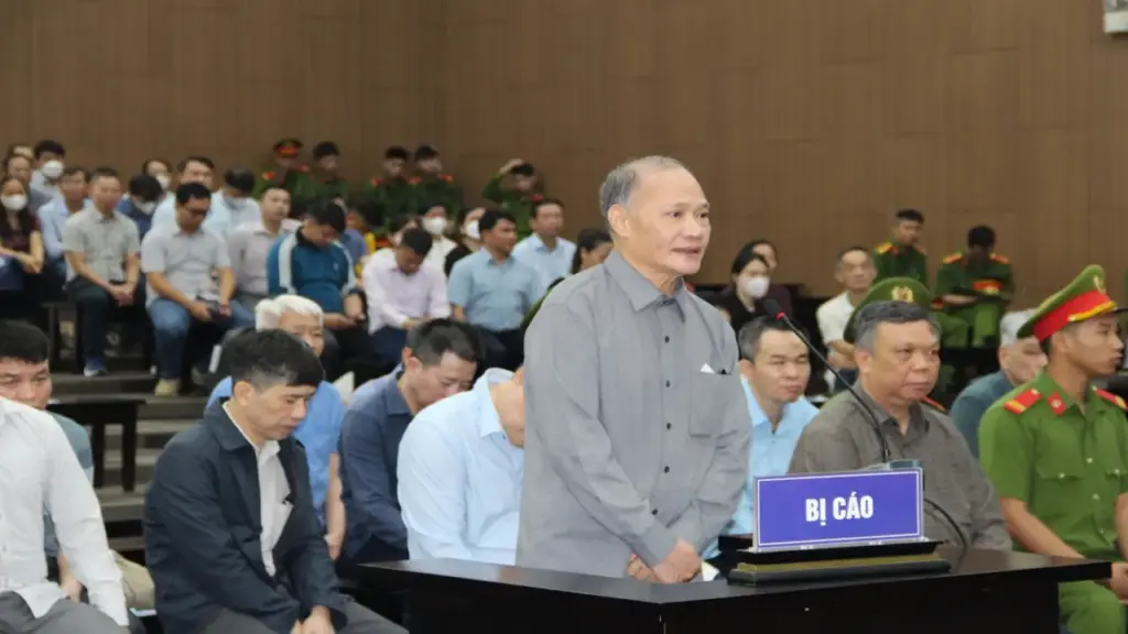 Cầm 200.000 USD, cựu Thứ trưởng nói 'nhận tiền trong giây phút không chín chắn'