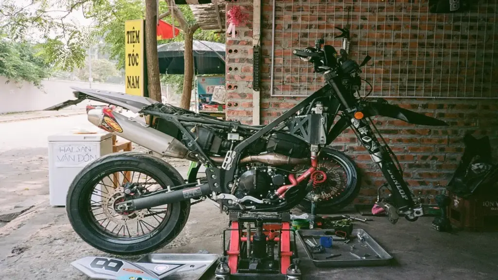 Cần bảo dưỡng xe máy như thế nào để đảm bảo chất lượng khí thải?
