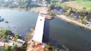 Cầu Văn Thánh bắc qua sông Cà Ty: Vì sao phải xây từ giữa sông?