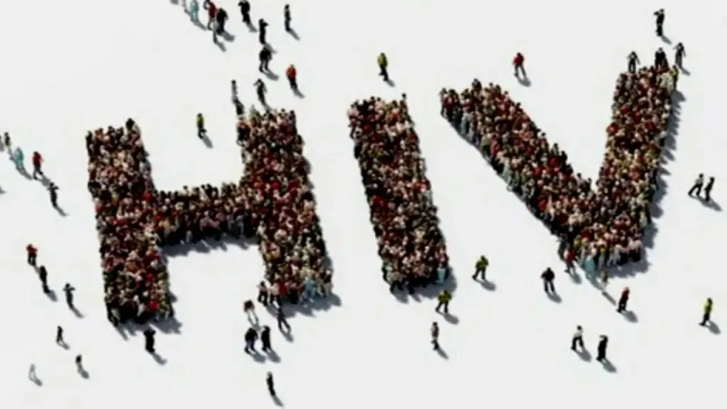 Chấm dứt hợp đồng lao động, gây khó khăn cho người nhiễm HIV sẽ bị xử phạt 10-20 triệu đồng