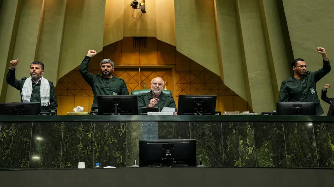 Chủ tịch Quốc hội Iran 'ngầm' đe dọa cửa ngõ Biển Đỏ