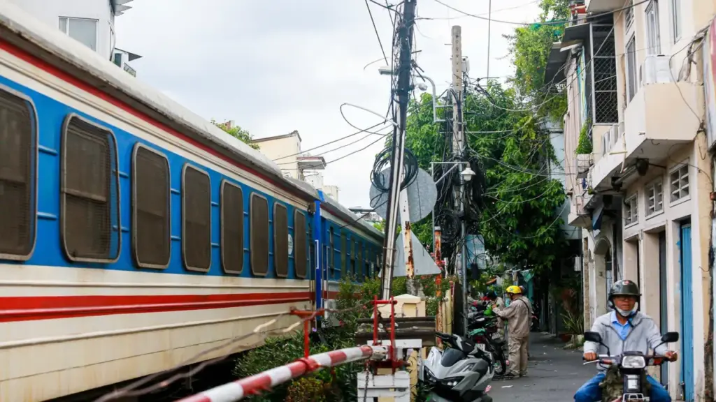 Chủ tịch UBND TP.HCM chỉ đạo xử lý trách nhiệm nếu chậm trễ tiến độ dự án điện