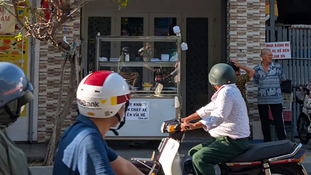 Chủ tiệm bánh mì ở Vũng Tàu bị phạt sau vụ 108 người ngộ độc