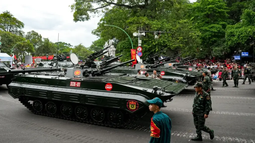 Chuẩn bị sản xuất loạt xe chiến đấu bộ binh, xe thiết giáp chở quân