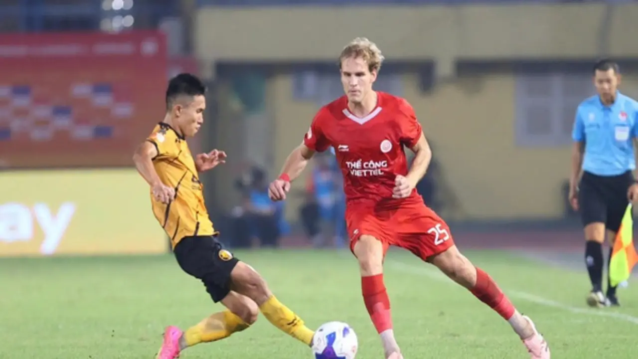 Chung kết ngược nóng bỏng