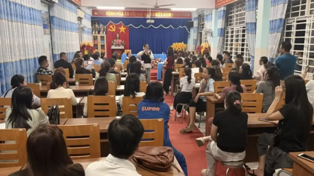 Chuyển công tác giáo viên phạt học sinh tự đâm kim tiêm vào tay
