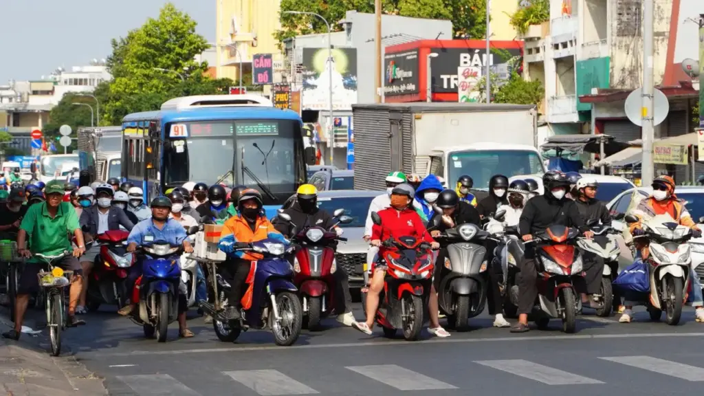 Cơ thể dễ ‘gục’ dưới nắng nóng: Làm sao để xử lý kịp thời?