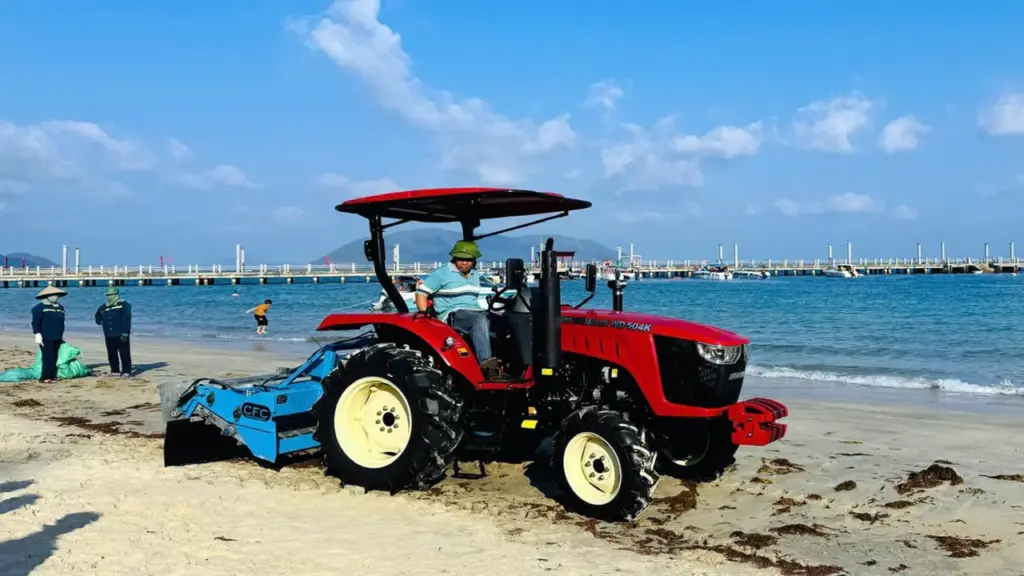 Côn Đảo được tặng máy sàng cát vệ sinh bãi biển tiền tỉ, công suất hơn 1,4ha mỗi giờ