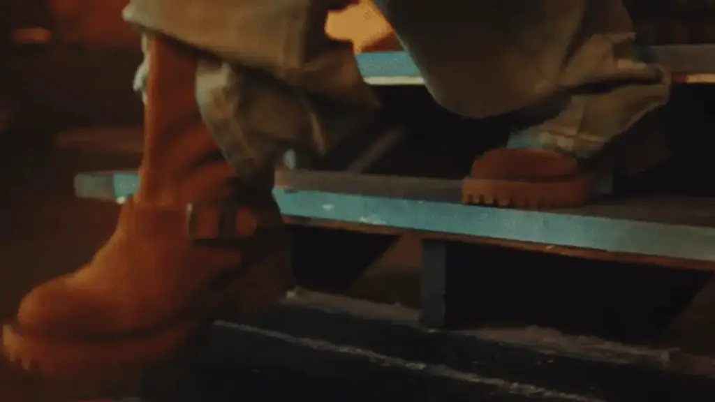 Con gái Angelina Jolie và Brad Pitt gây sốt khi đóng MV K-pop