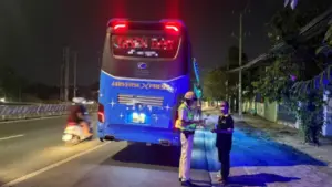 CSGT TP.HCM siết vi phạm xe khách trên quốc lộ 13