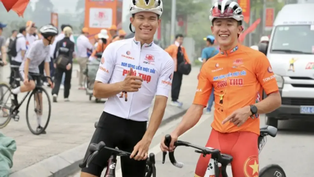 Cua rơ Quân khu 7 tạo bất ngờ ở khai màn Cúp xe đạp truyền hình TP.HCM