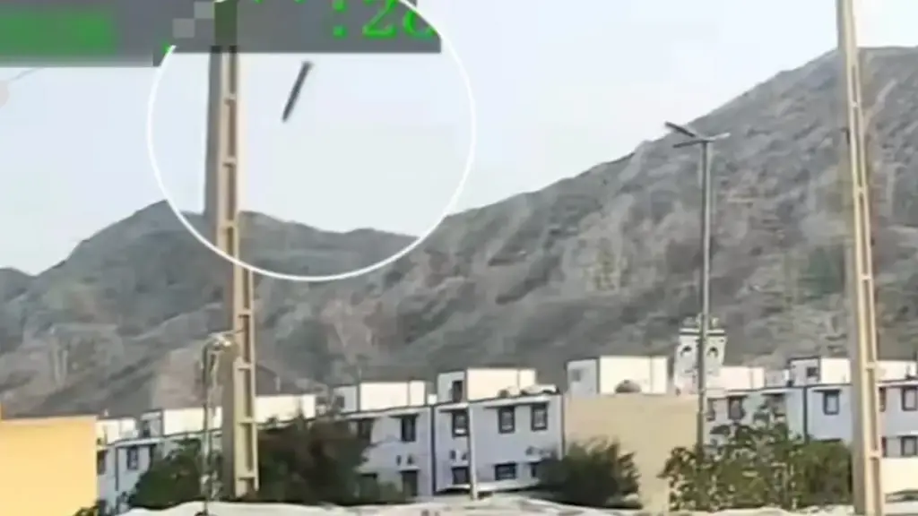 Dấu hiệu cho thấy trường học Iran có thể đã trúng tên lửa mới của Mỹ