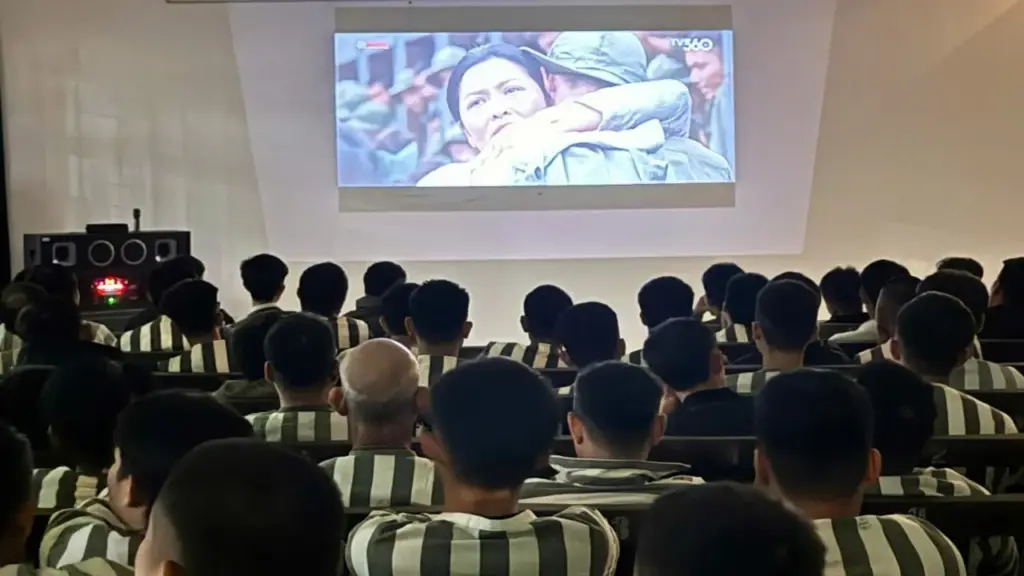 Đề xuất buồng tạm giam có máy chiếu để xem truyền hình