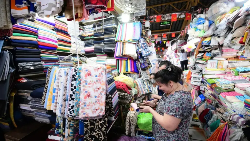 Đề xuất cho cá nhân, hộ kinh doanh được tham gia đầu tư chợ truyền thống