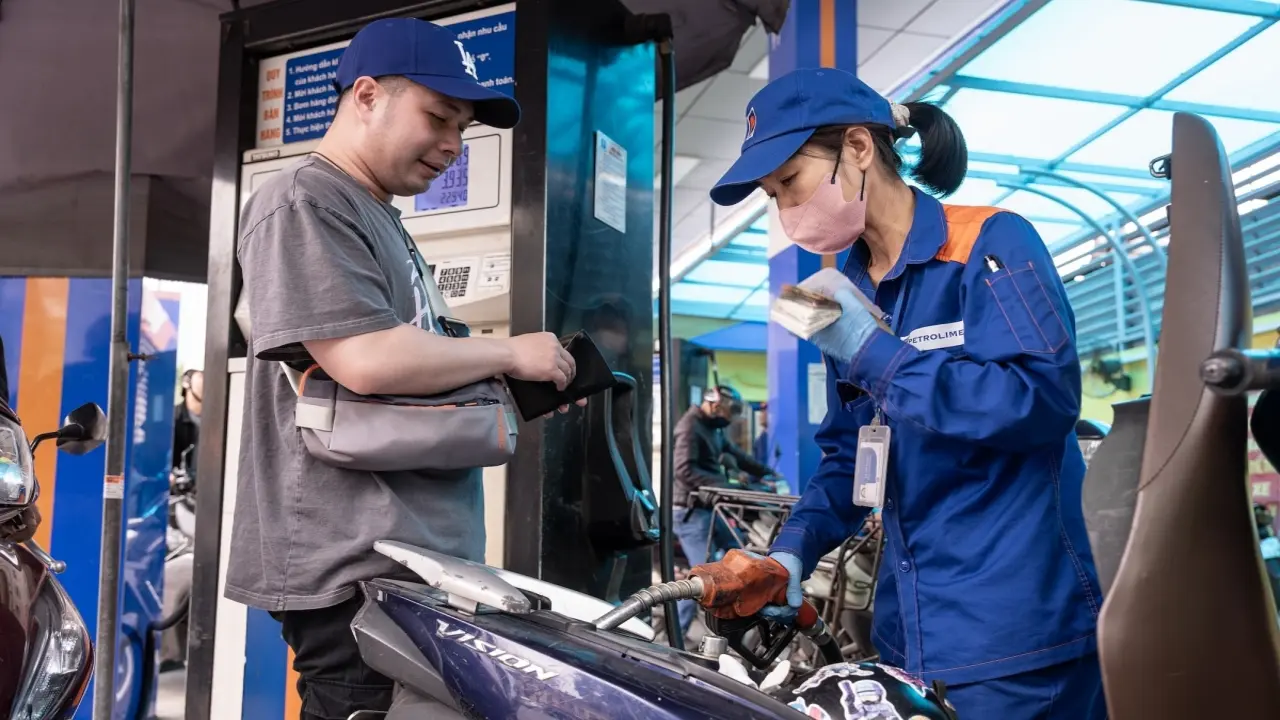 Đề xuất doanh nghiệp đầu mối được tạm ứng ngân sách để bình ổn giá xăng dầu