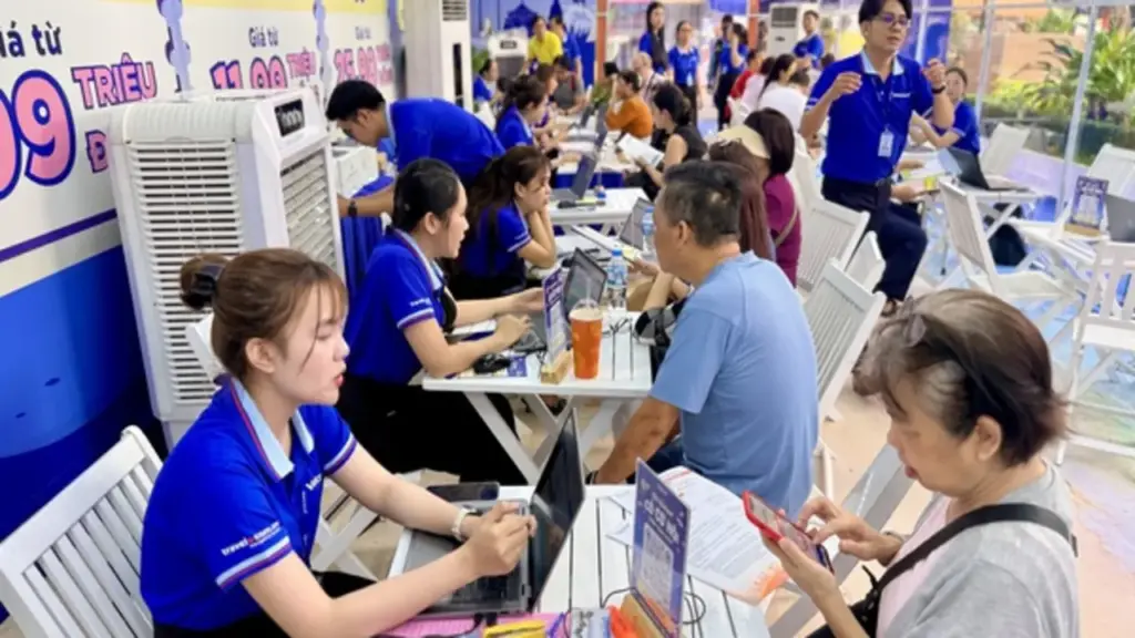 Đi chơi lễ 30.4 - 1.5, săn tour hè giá tốt tại Ngày hội Du lịch TP.HCM