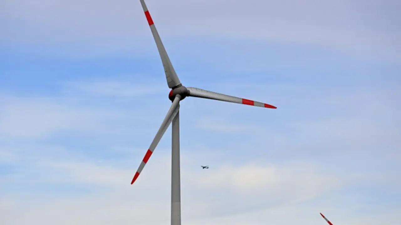Diễn biến bất ngờ với turbine điện gió bị “rụng” trong đêm